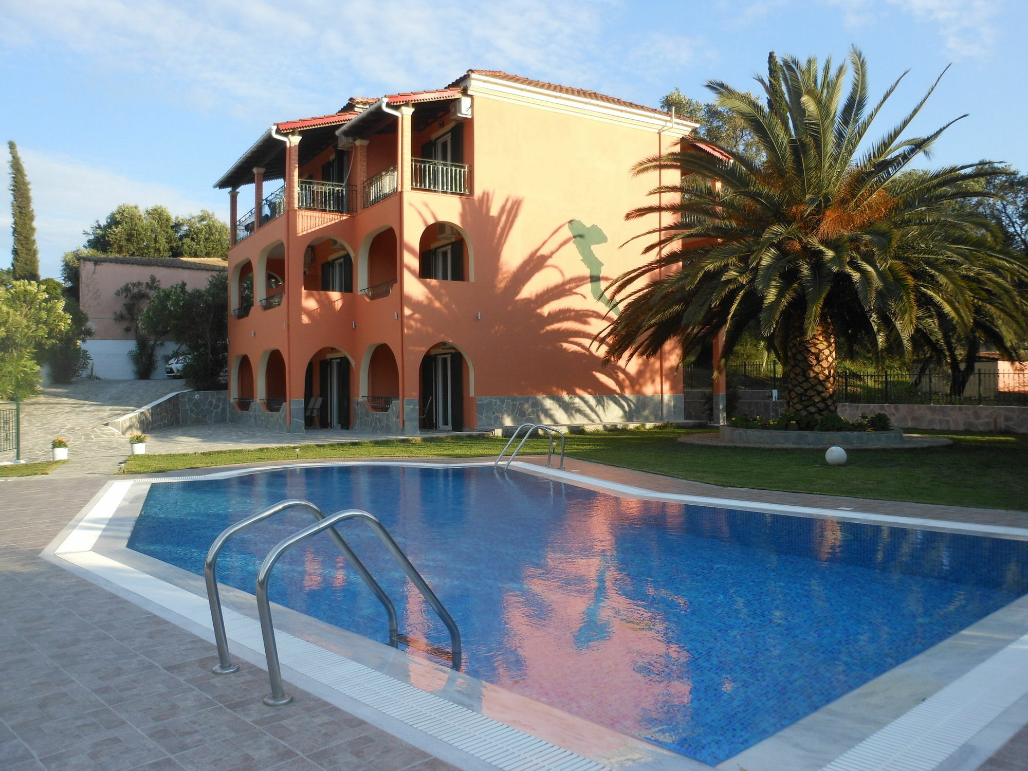 Ziogas Luxury Apartments Dassia  Exterior foto